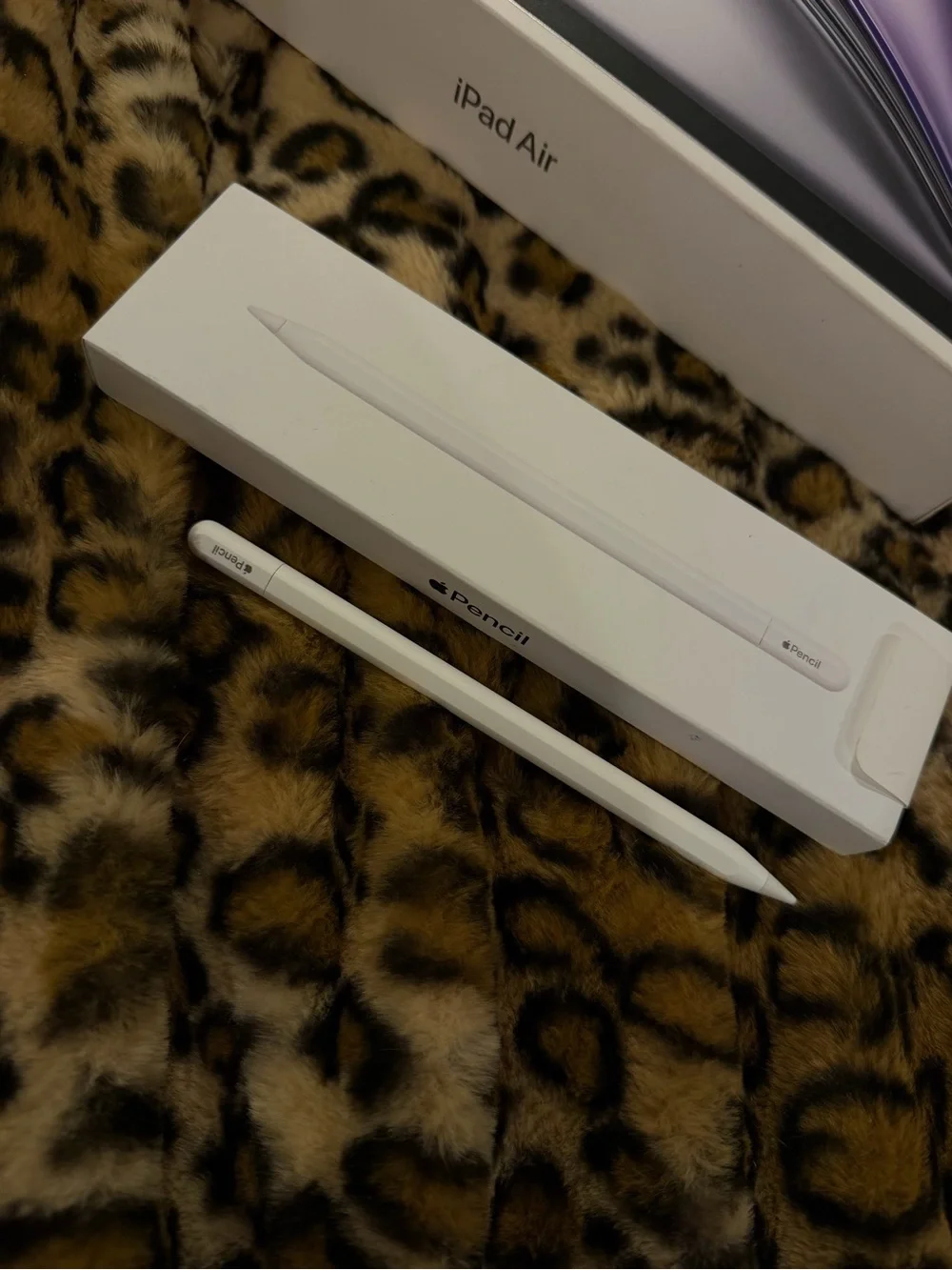 Apple iPad Air with Apple Pencil- 128GB + Celluar